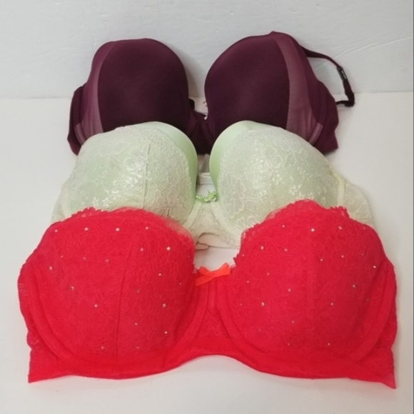 Lots of Victoria Secrets Bras - Picture 1 of 11